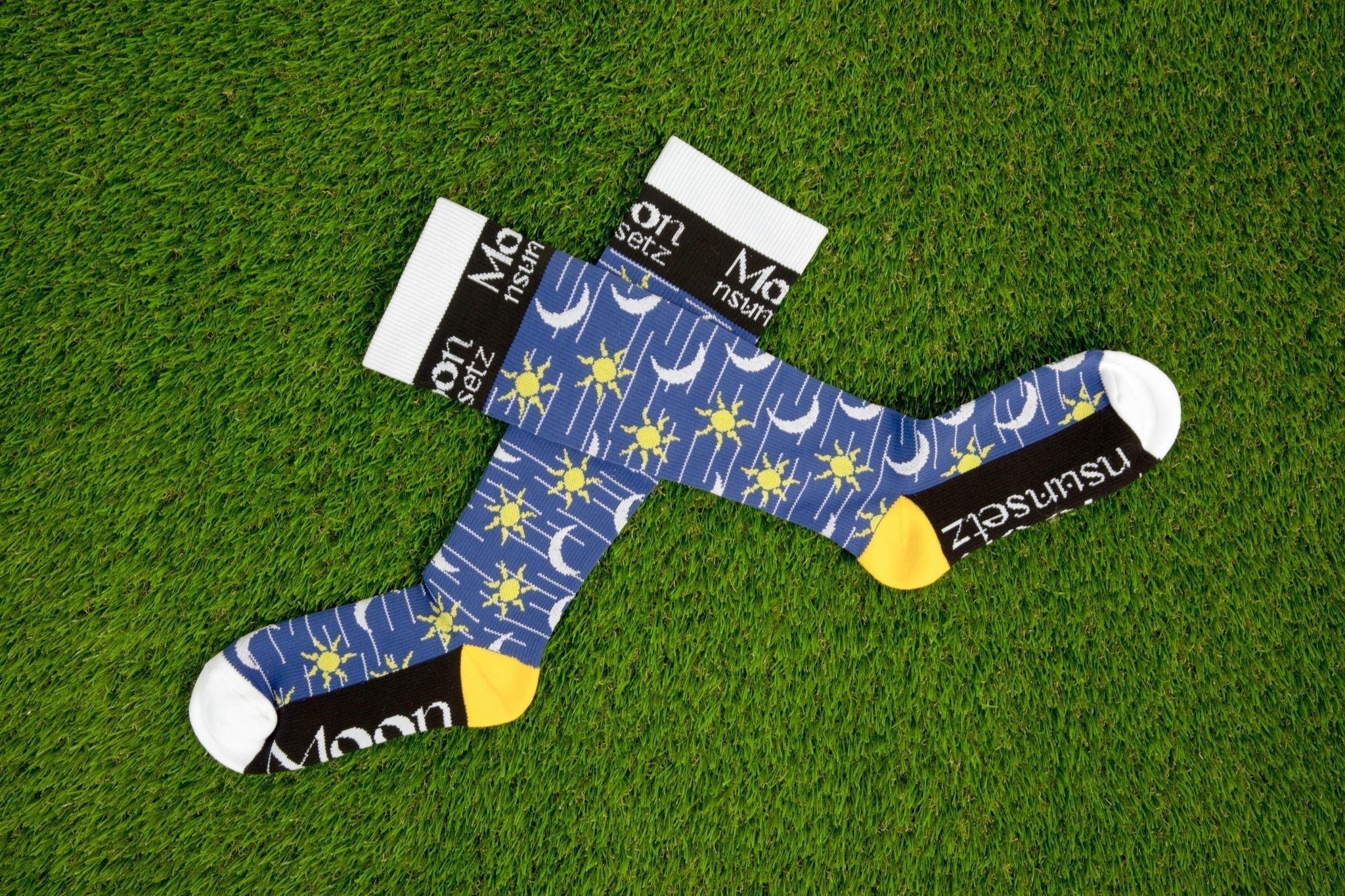 Top 5 Reasons Travelers Swear by Compression Socks for Long Journeys